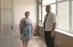 Голова Збаразької РДА Валерій Савчук контролює ремонт дитсадка, який не відновлювали майже 10 років