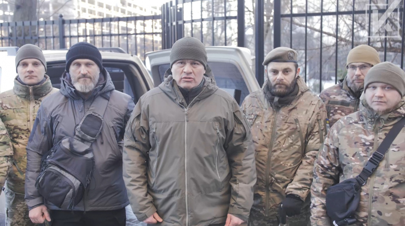 «Українська команда» передала партію дронів-камікадзе та обігрівчі набори спецпризначенцям «Гюрзи»