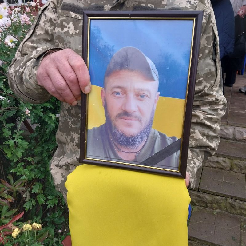 На Тернопільщині назавжди попрощалися з полеглим Героєм Ярославом Крочаком