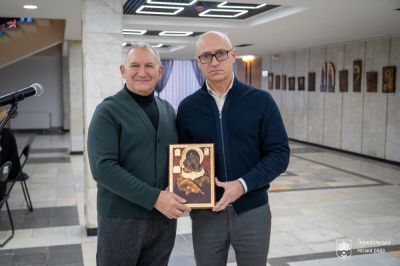 У Тернополі презентували виставку ікон митця з Чорткова