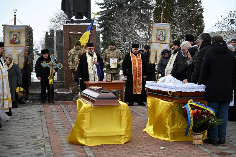 На Тернопільщині прощаються з Героєм Антоном Антощуком, який загинув на Донеччині