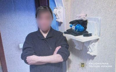 У Тернополі 40-річна матір на понад добу залишила зачиненими в квартирі чотирьох малолітніх дітей