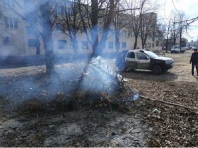Чергові факти спалювання сухої трави фіксують у Тернополі