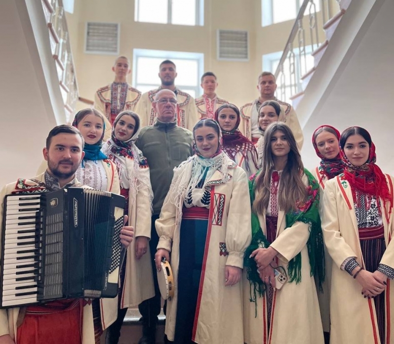 Студенти ЗУНУ з колядками та подарунками відвідали поранених захисників