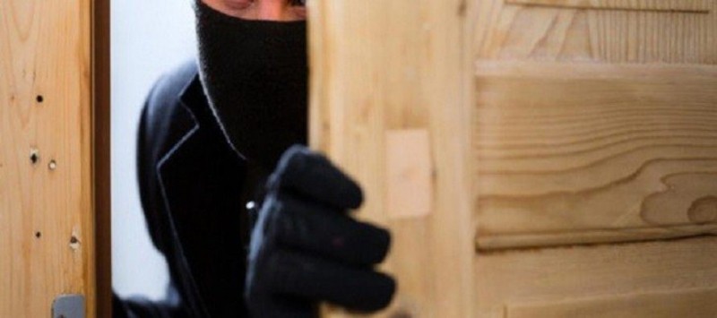 Із будинку мешканки Тернопільщини злодій виніс золотих прикрас на понад 100 тис. гривень
