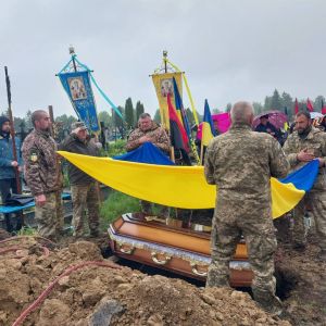 «Плакало небо і люди»: на Тернопільщині попрощалися з захисником Дмитром Завойським (фото)  