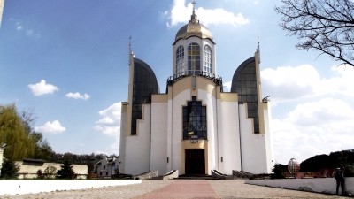 Незвичайна церква-тризуб височіє на Тернопіллі, викликаючи гордість у краян та захоплення в приїжджих