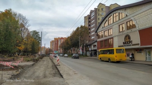 У Тернополі тривають роботи із розширення проїжджої частини на вулиці Тарнавського