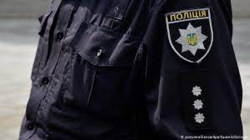 Встановили особу чоловіка, який у центрі Тернополя &quot;обчистив&quot; чужий автомобіль