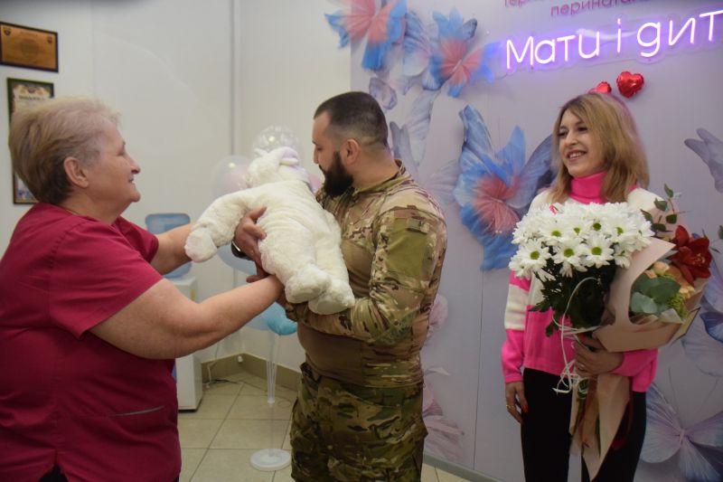 У подружжя військовослужбовців з Тернопільщини народилася донечка