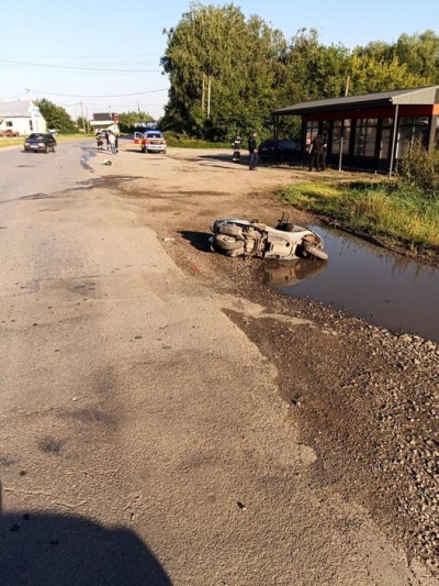 На Тернопільщині працівник поліції збив скутериста