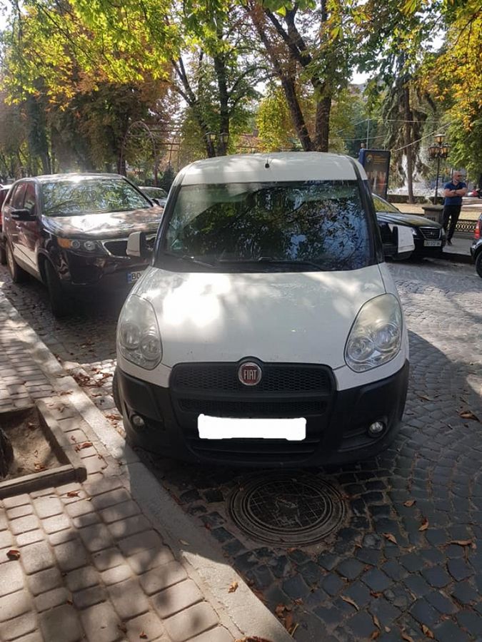 &quot;Байдуже на поліцію&quot;: тернополяни скаржаться на водія (фото)