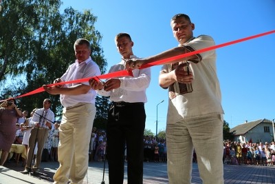 Силами громади та меценатів село на Бучаччині отримало оновлений осередок культури (фото)