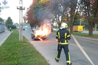 У Тернополі на ходу загорівся автомобіль