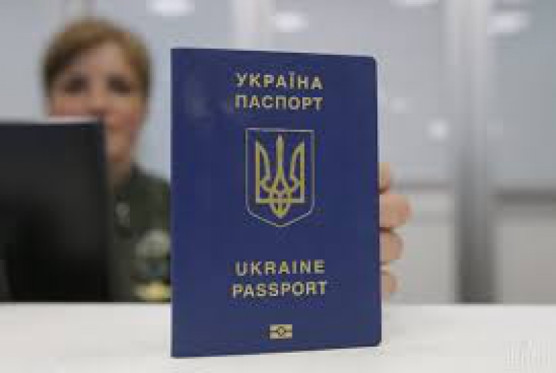 Нові стандарти фото для біометричних документів: що варто знати тернополянам?
