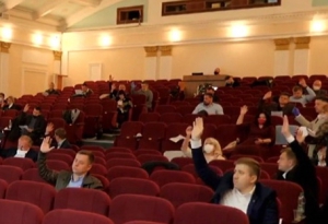 Тернопільські депутати підтримали звернення до Президента України, Кабміну та ВРУ щодо захисту медиків