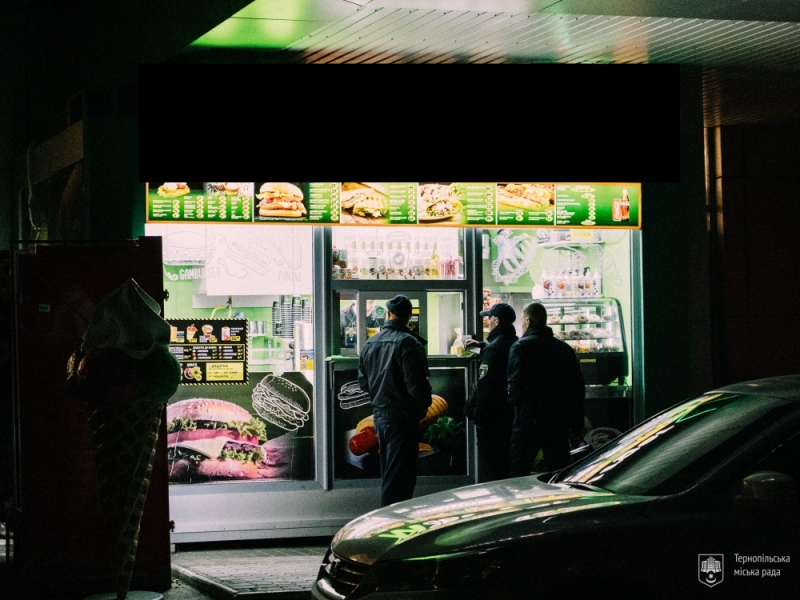 У Тернополі проводяться профілактичні бесіди з підприємцями щодо обмежень роботи світлових вивісок в темну пору доби