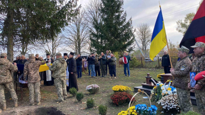 Громада Тернопільщини попрощалася з полеглим захисником Олександром Павлюком