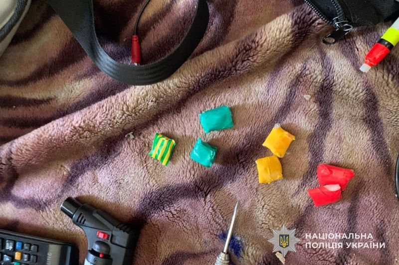 Зберігав та збував психотропні речовини: поліцейські оголосили підозру 46-річному тернополянину