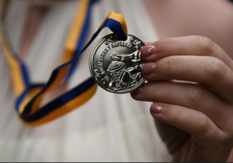 У Тернополі з’являться спеціальні відзнаки для найкращих випускників шкіл