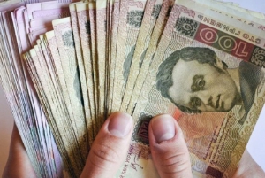 Тернополянка втратила 13 000 гривень