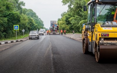 На трасі Львів-Тернопіль знову працює дорожня техніка