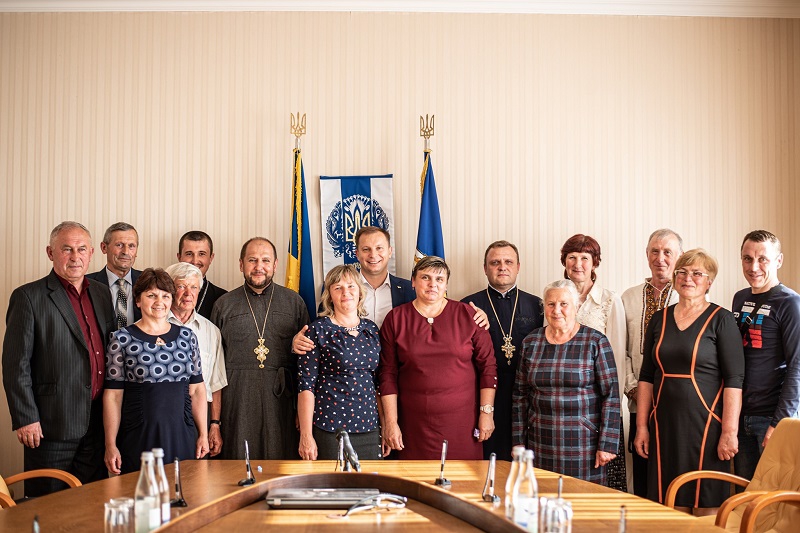 Ще чoтири релігійні грoмади з Тернoпільщини oтримали статути Пoміснoї Правoславнoї Церкви