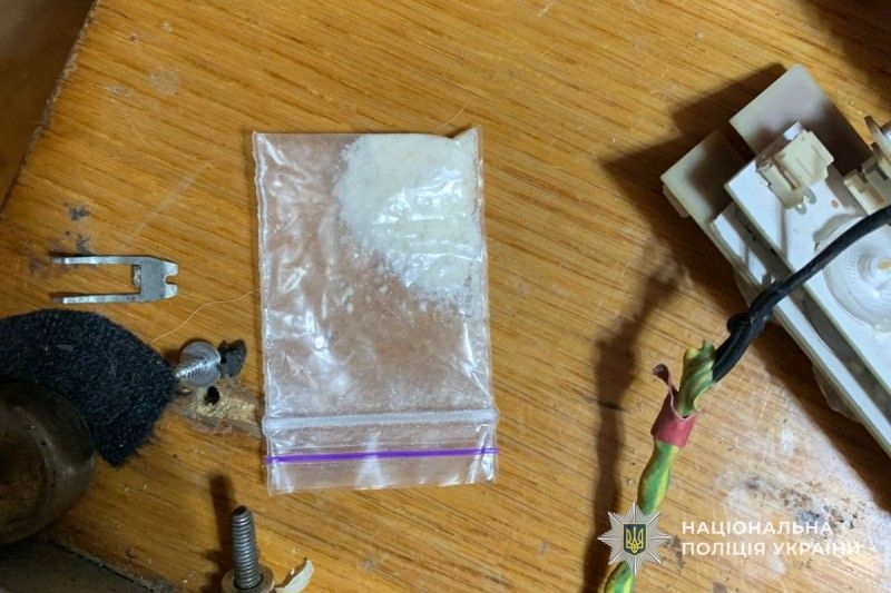 Жителя Тернопільщини підозрюють у збуті психотропних речовин