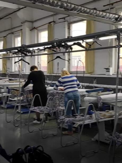У швейному цеху, розташованому в одному зі спальних районів Тернополя, виявили 47 неоформлених працівників
