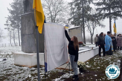 У Потуторах встановили пам’ятний знак Герою Юрію Ожоганичу