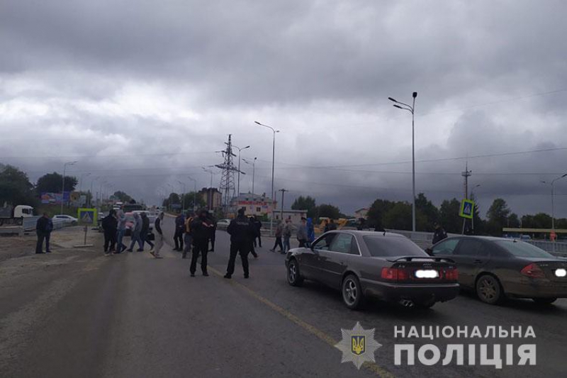 Чим невдоволені пікетувальники, котрі перекривали рух транспорту поблизу Тернополя?