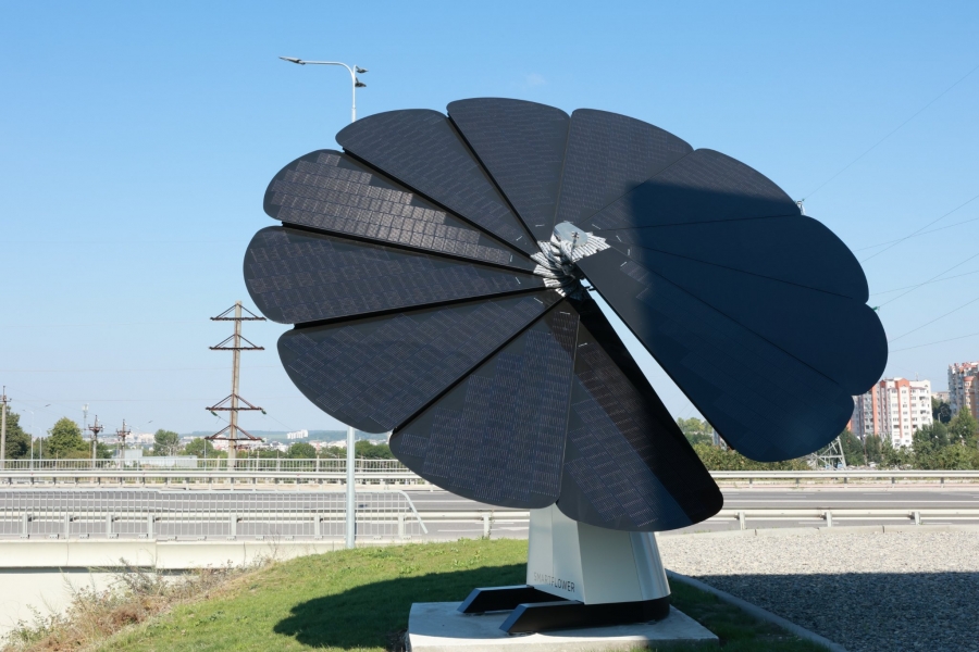 Працює за принципом соняшника: у Тернополі презентували унікальну сонячну станцію