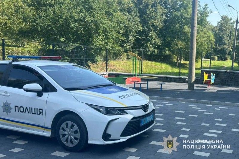 У Тернополі підліток стріляв з невстановленої зброї поблизу дитячого майданчика