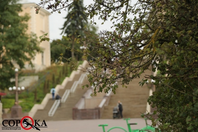 Тернопільські парки потроху здаються в осінній полон