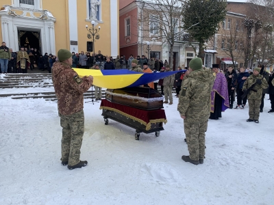 Громада Тернопільщини попрощалася з полеглим захисником