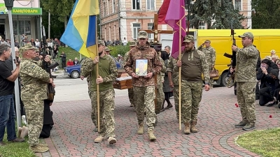 У селищі на Тернопільщині попрощалися з полеглим воїном