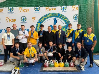 Студенти тернопільського університету здобули призові місця на Кубку України з гирьового спорту