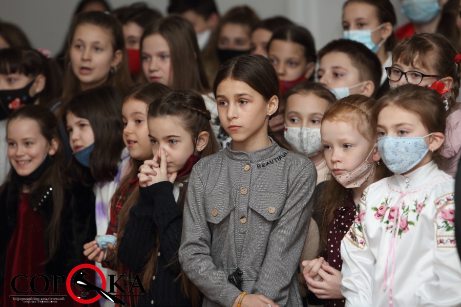 Показали, як виглядає зимовий Тернопіль очима юних митців (фоторепортаж)