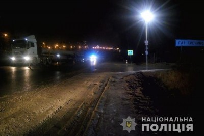 За добу двоє меншканців Тернопільщини потрапили під колеса вантажівок. Стан одного із потерпілих - вкрай важкий