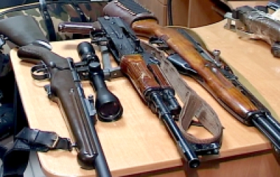 Двадцять одиниць зброї - за сім днів: мешканці Тернопільщини добровільно здають зборою у поліцію