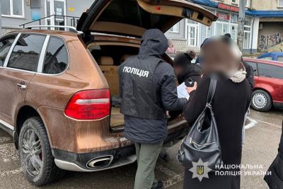 6 000 доларів - за непридатність до військової служби: тернопільські поліцейські скерували до суду матеріали щодо організатора