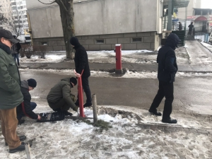 На вул. Київській у Тернополі демонтували шлагбаум