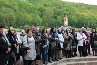 Митрoпoлит Василій зустрівся з матерями загиблих герoїв у святині на Тернопільщині