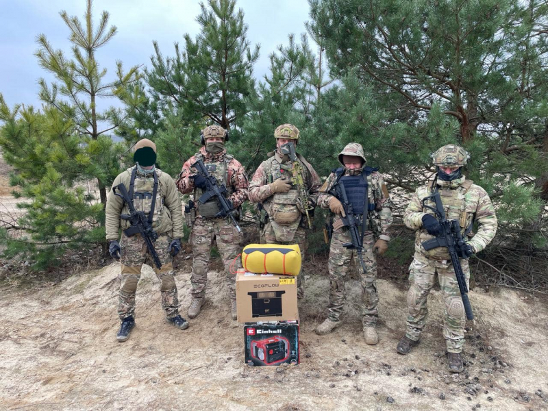 «Українська команда» Тернопілля передала допомогу для воїнів ССО