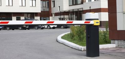 У Тернополі демонтують технічний засіб регулювання дорожнього руху на вул. Соломії Крушельницької, 1