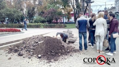 На місці знайденої вибухівки в центрі Тернополя встановлять макет Парафіяльного костелу