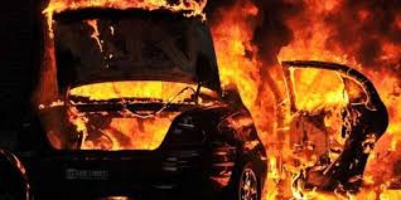 Винесли вирок тернополянам, які підпалили авто військових за обіцяну винагороду