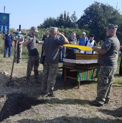 У громаді на Тернопільщині провели в останню дорогу полеглого воїна Володимира Кушнірука