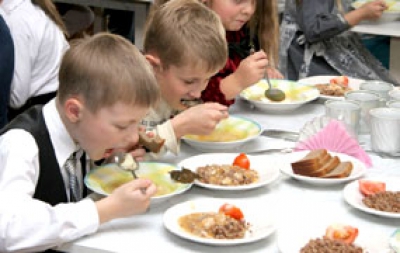 На Тернопільщині посилять контроль за організацією харчування дітей в закладах освіти