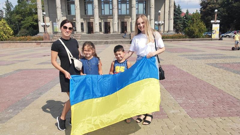 Активісти партії «Порядок. Відповідальність. Справедливість» продовжують акцію «Прапор України у кожному домі»